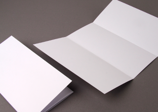 Flyer Massage Vorlage – gestalte bearbeitbare Wellness-Flyers, Spa-Broschüre oder Gutschein professionell